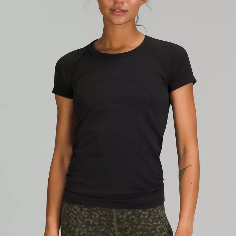 Swiftly Tech Short Sleeve Shirt 2.0 in Black